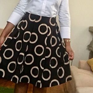 Banana Republic Black and Cream skirt
